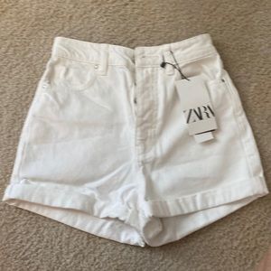 Brand new Zara mom shorts. Size USA 2. Still has tags. High waist rigid.